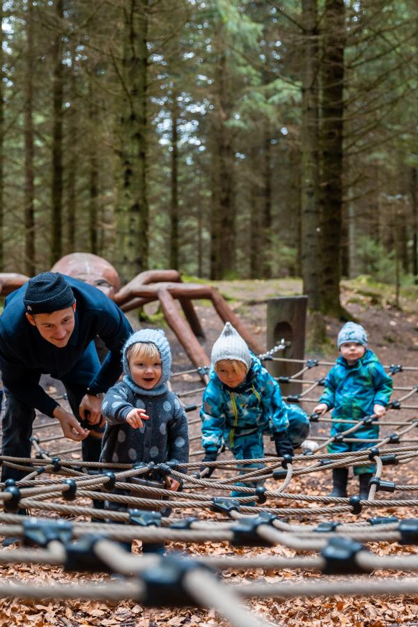 Legende børn på Røverknolden